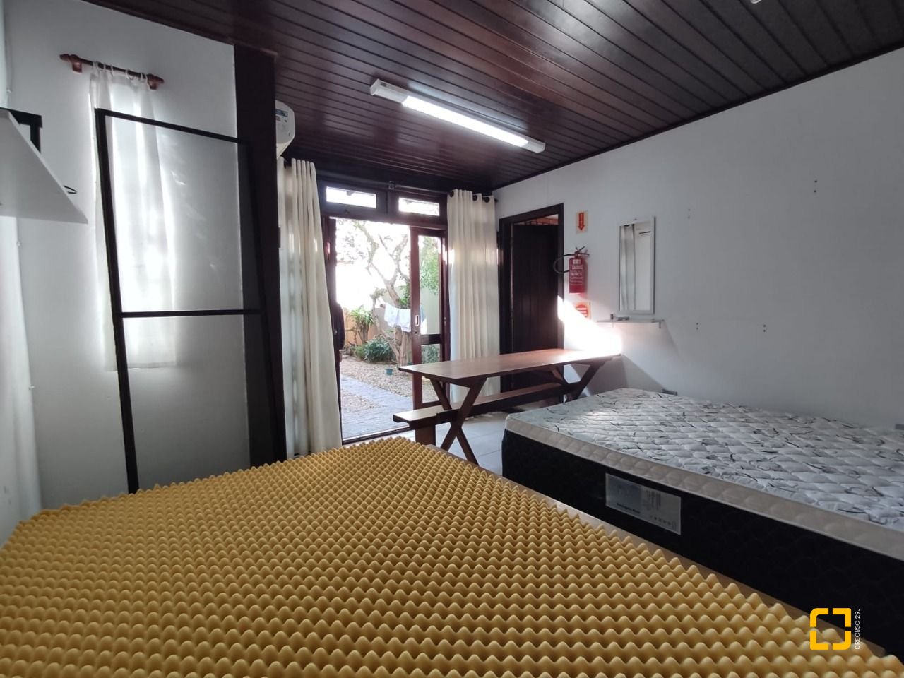 Casa com 188m², 6 quartos (sendo 1 suíte), 3 garagens, no bairro Ingleses em Florianópolis