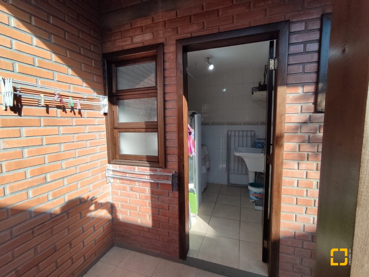 Casa com 188m², 6 quartos (sendo 1 suíte), 3 garagens, no bairro Ingleses em Florianópolis
