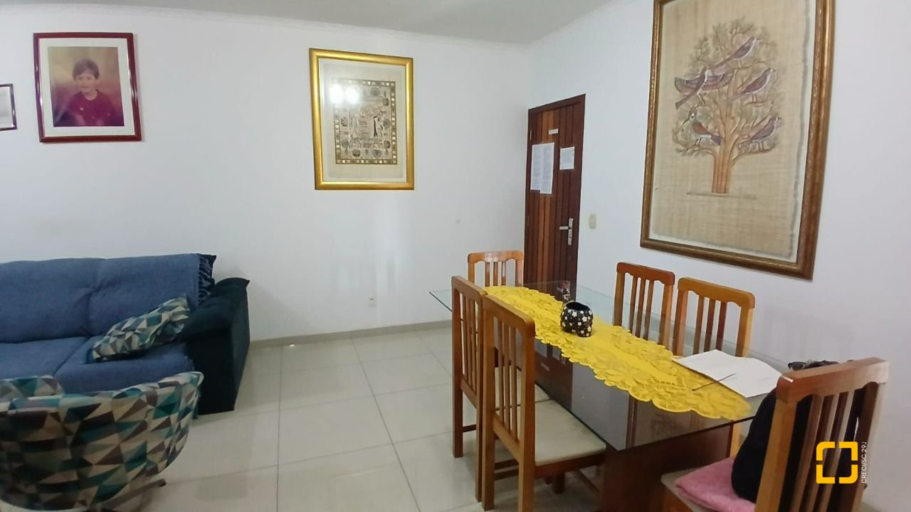 Apartamento com 131m², 5 quartos (sendo 2 suítes), 1 garagem, no bairro Balneário em Florianópolis