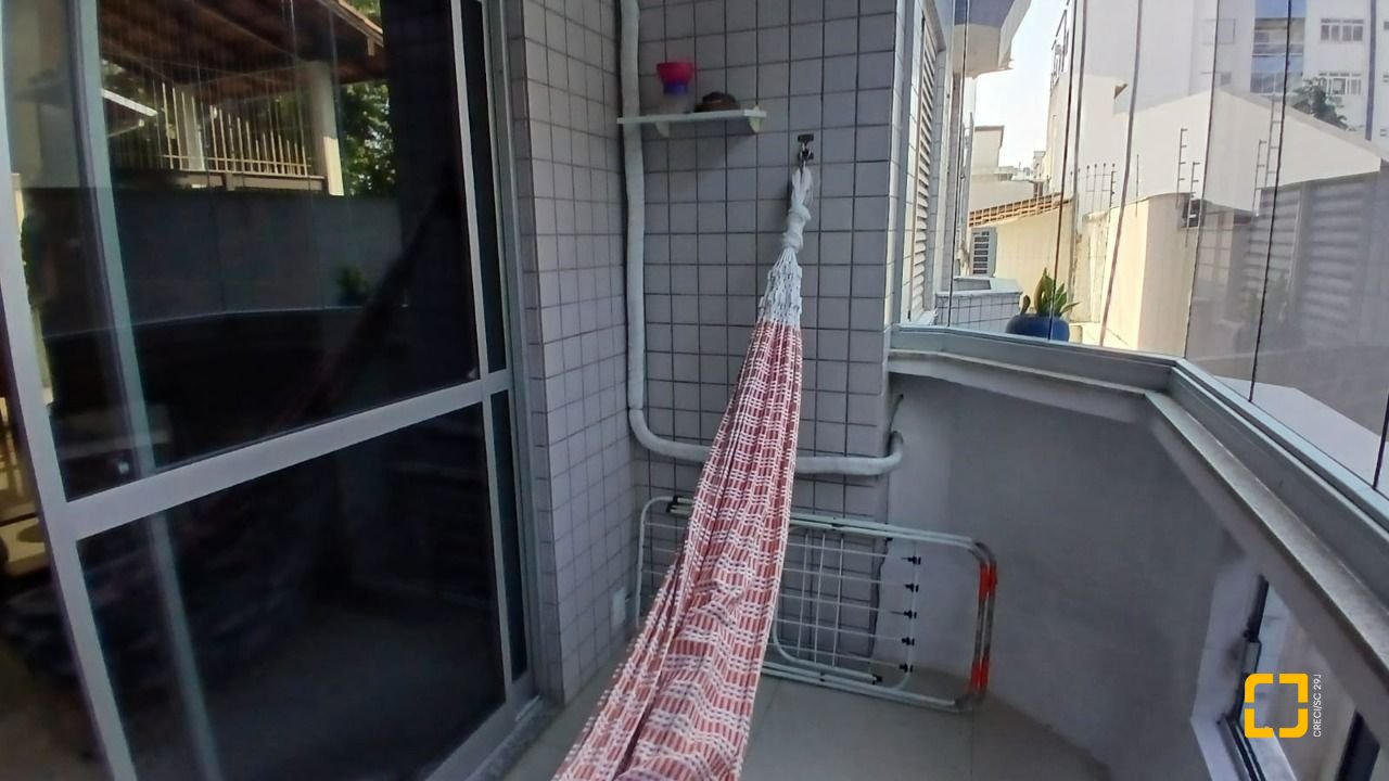 Apartamento com 131m², 5 quartos (sendo 2 suítes), 1 garagem, no bairro Balneário em Florianópolis