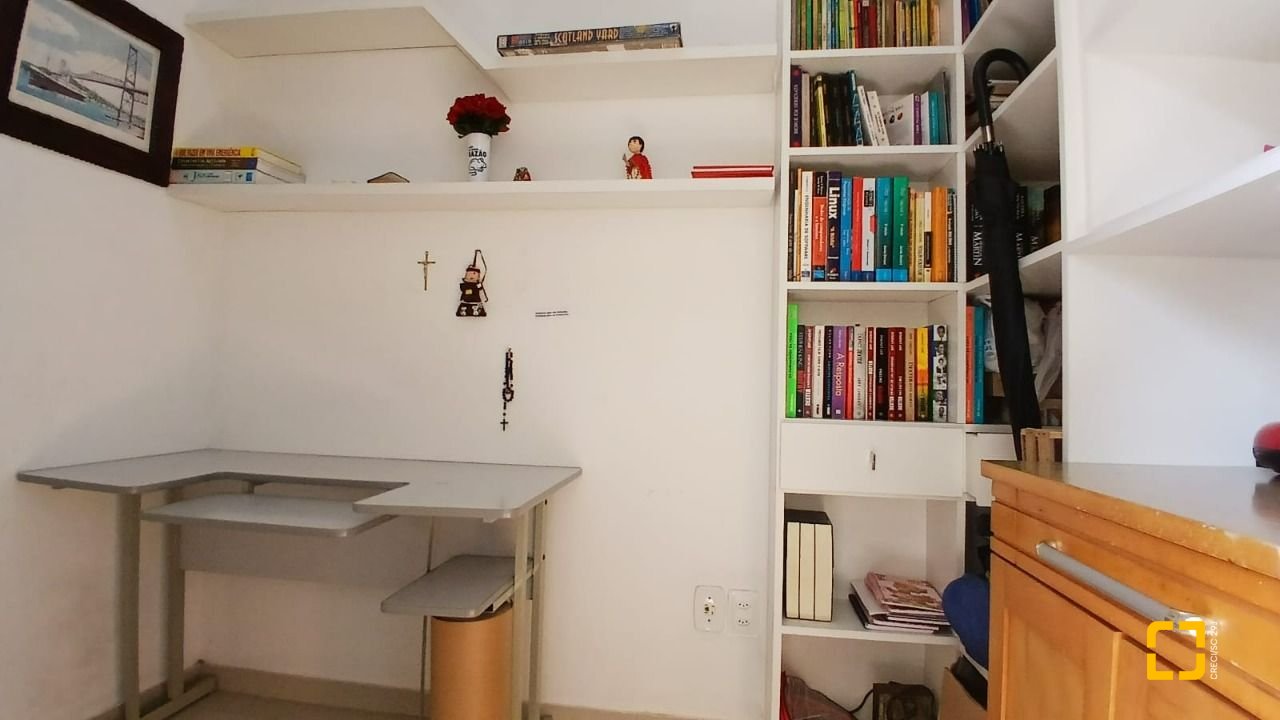 Apartamento com 131m², 5 quartos (sendo 2 suítes), 1 garagem, no bairro Balneário em Florianópolis