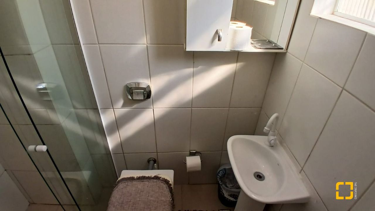 Apartamento com 131m², 5 quartos (sendo 2 suítes), 1 garagem, no bairro Balneário em Florianópolis