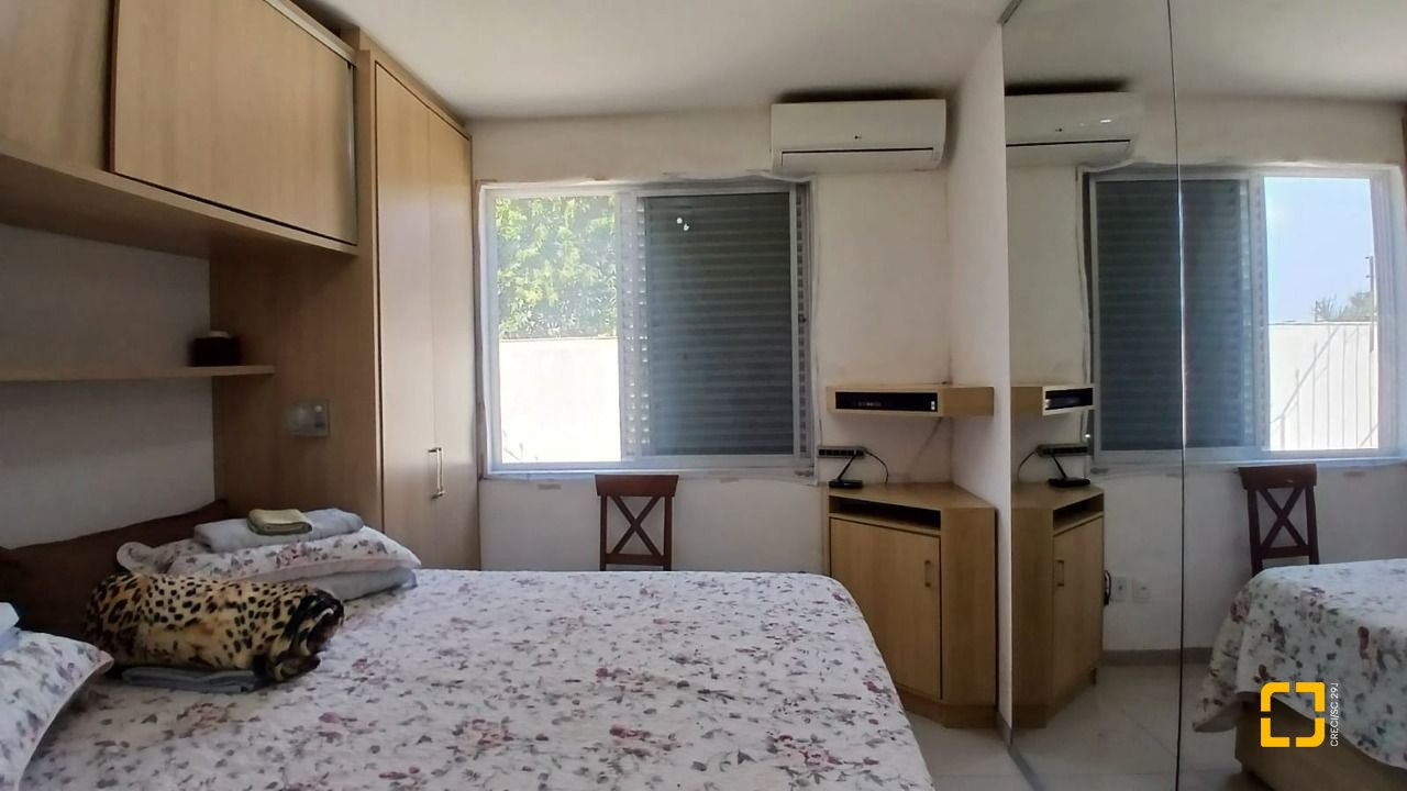 Apartamento com 131m², 5 quartos (sendo 2 suítes), 1 garagem, no bairro Balneário em Florianópolis