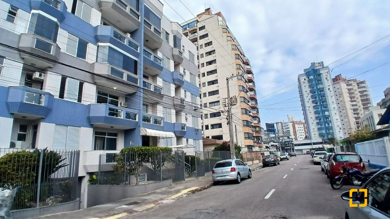 Apartamento com 131m², 5 quartos (sendo 2 suítes), 1 garagem, no bairro Balneário em Florianópolis