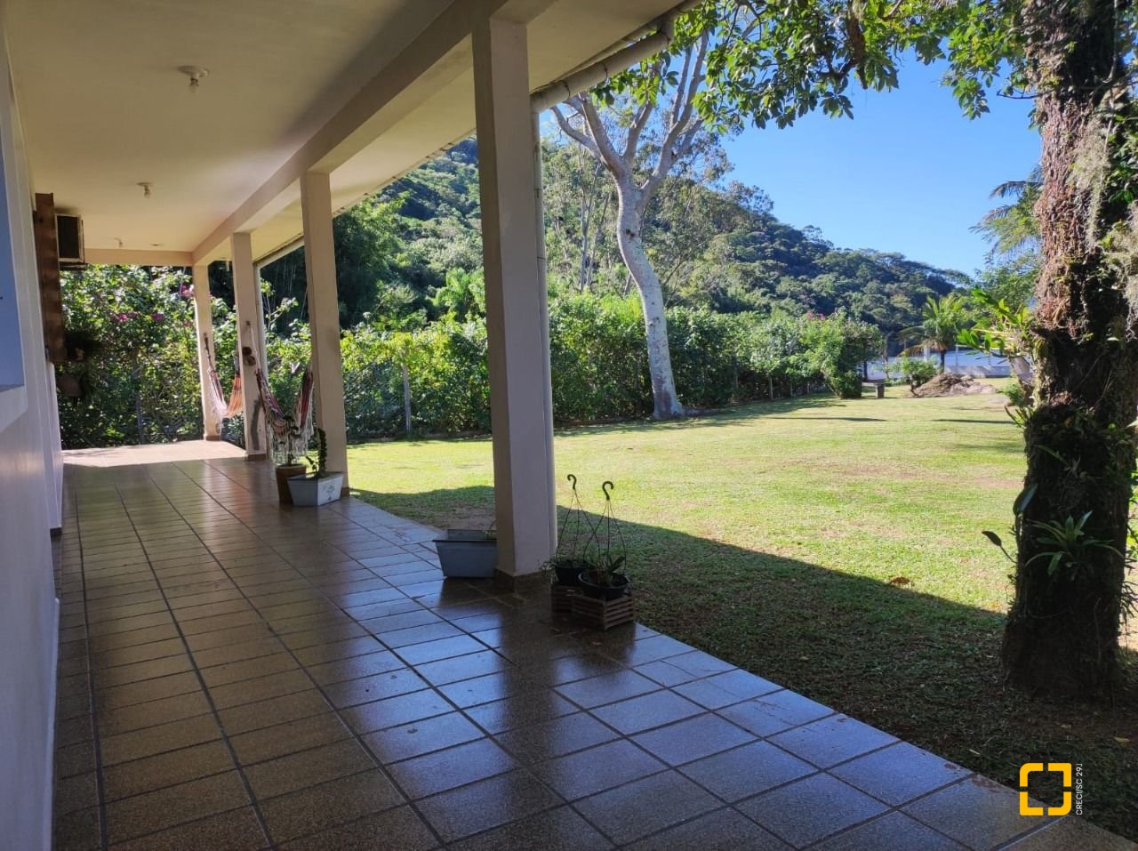 Casa com 110m², 3 quartos, 2 garagens, no bairro Enseada de Brito em Palhoça