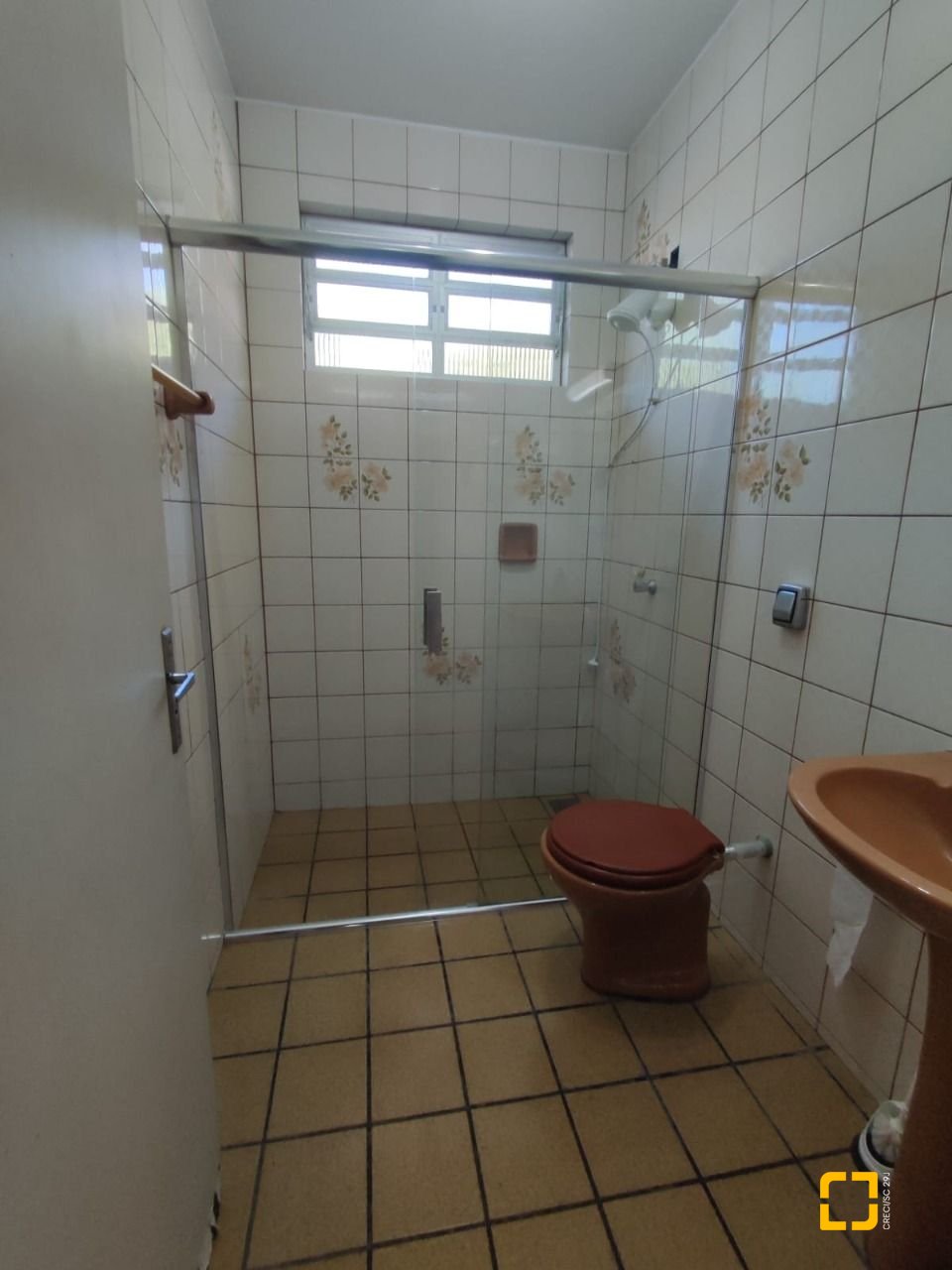 Casa com 110m², 3 quartos, 2 garagens, no bairro Enseada de Brito em Palhoça