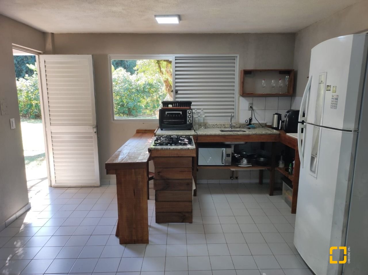 Casa com 110m², 3 quartos, 2 garagens, no bairro Enseada de Brito em Palhoça