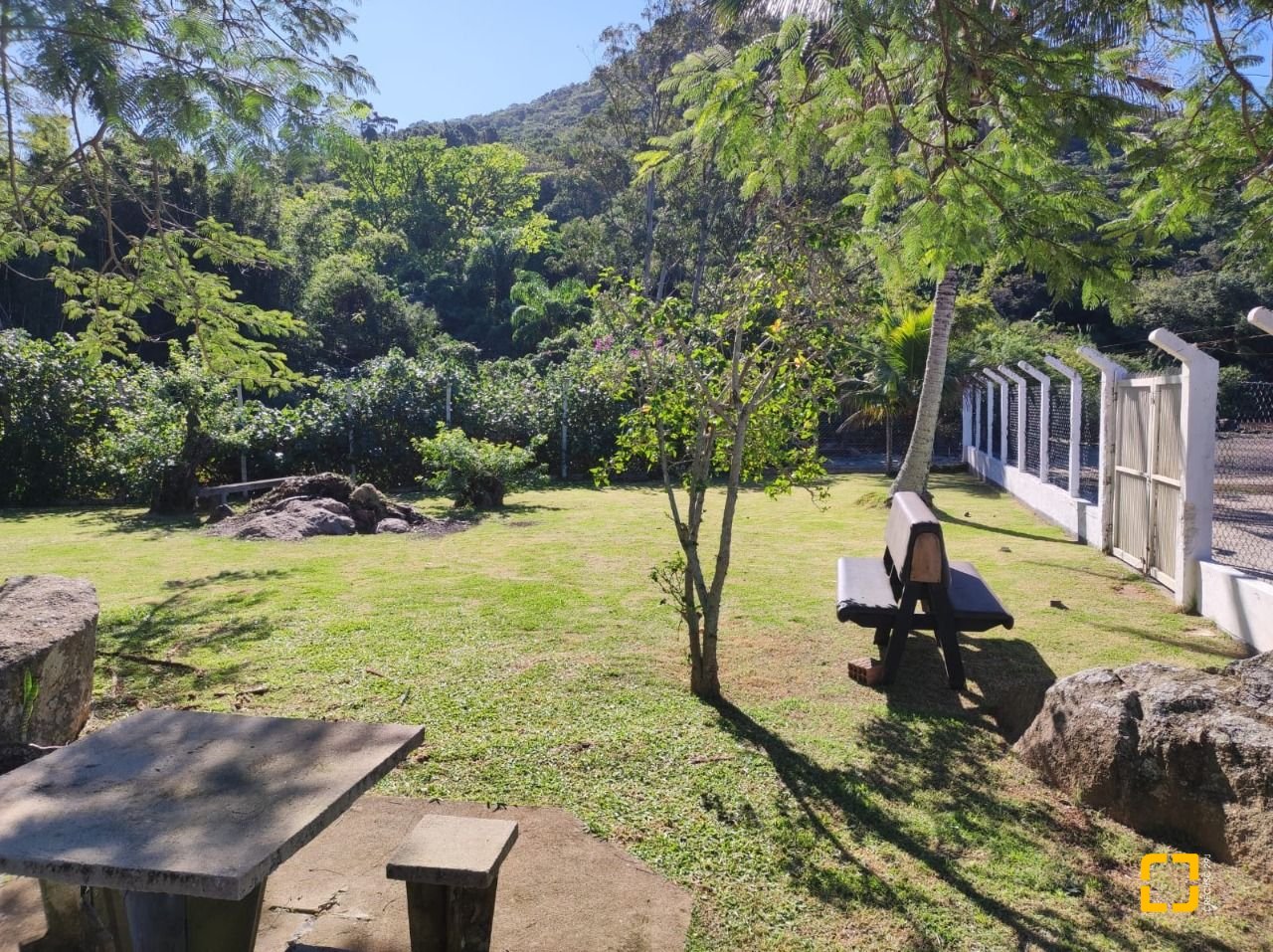Casa com 110m², 3 quartos, 2 garagens, no bairro Enseada de Brito em Palhoça