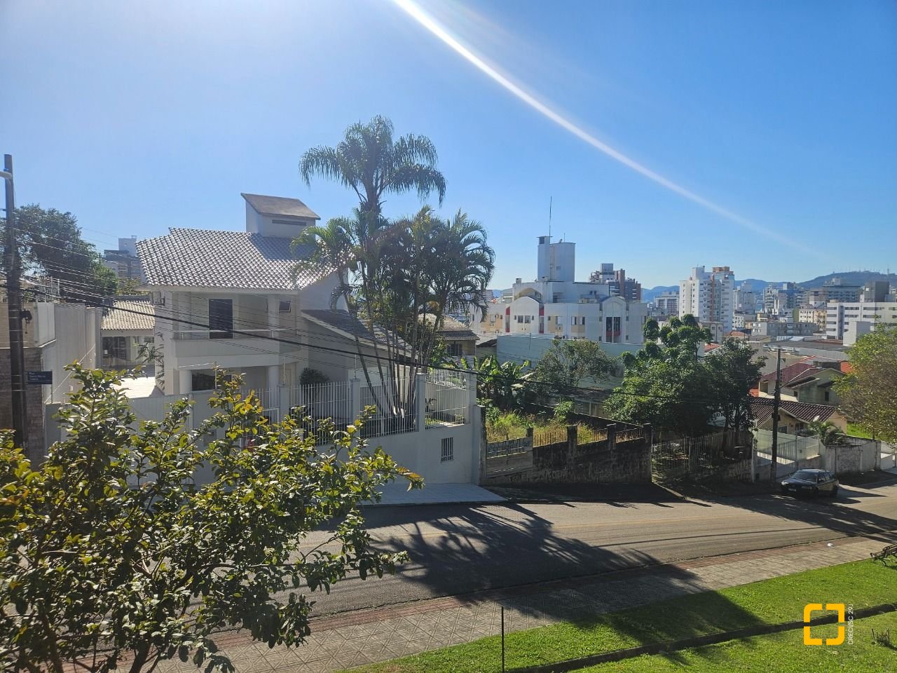 Casa com 350m², 4 quartos (sendo 3 suítes), 2 garagens, no bairro Canto em Florianópolis