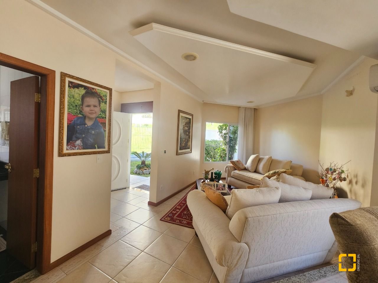 Casa com 350m², 4 quartos (sendo 3 suítes), 2 garagens, no bairro Canto em Florianópolis