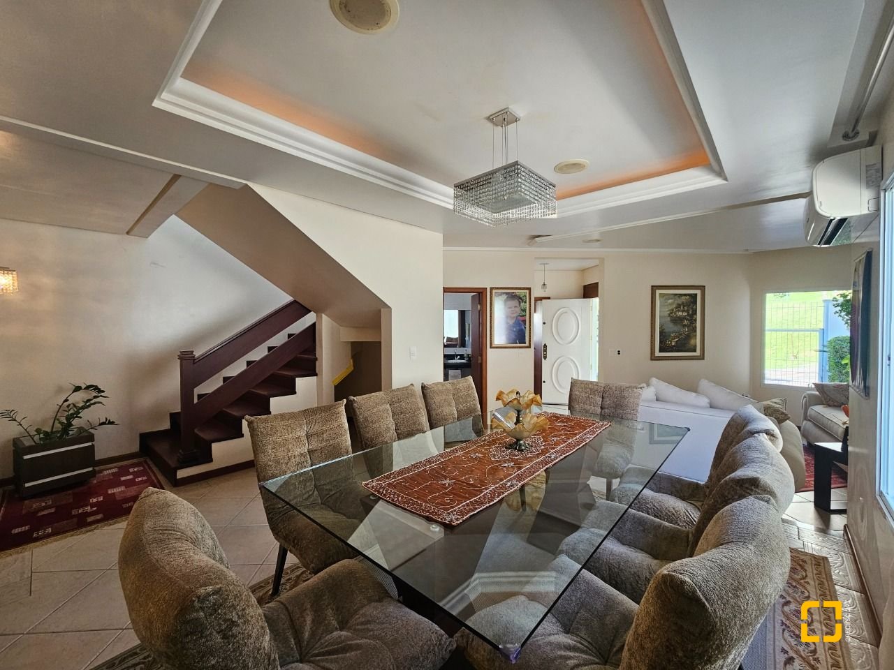 Casa com 350m², 4 quartos (sendo 3 suítes), 2 garagens, no bairro Canto em Florianópolis