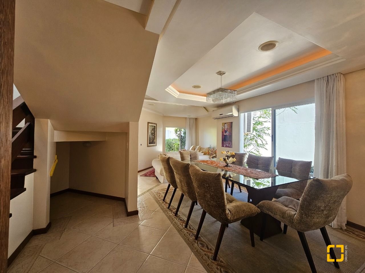 Casa com 350m², 4 quartos (sendo 3 suítes), 2 garagens, no bairro Canto em Florianópolis