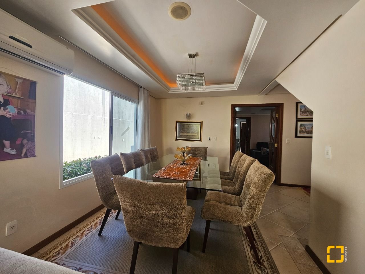 Casa com 350m², 4 quartos (sendo 3 suítes), 2 garagens, no bairro Canto em Florianópolis