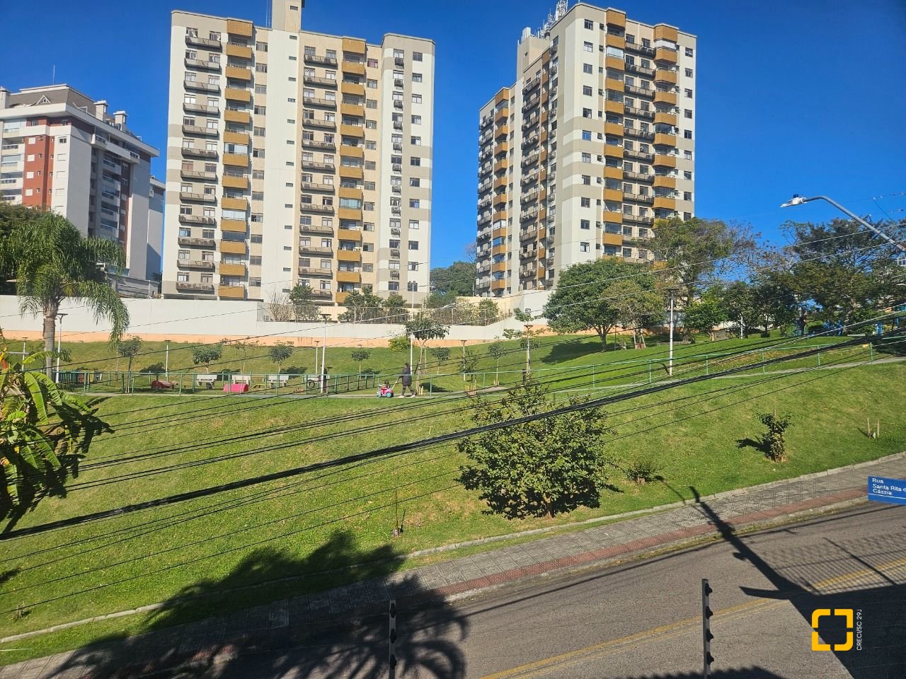 Casa com 350m², 4 quartos (sendo 3 suítes), 2 garagens, no bairro Canto em Florianópolis