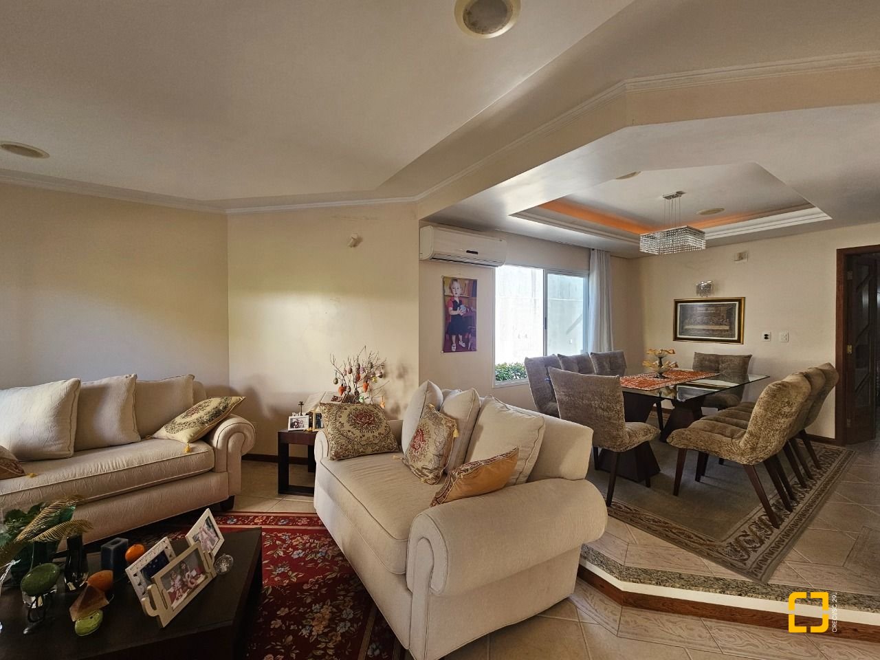 Casa com 350m², 4 quartos (sendo 3 suítes), 2 garagens, no bairro Canto em Florianópolis