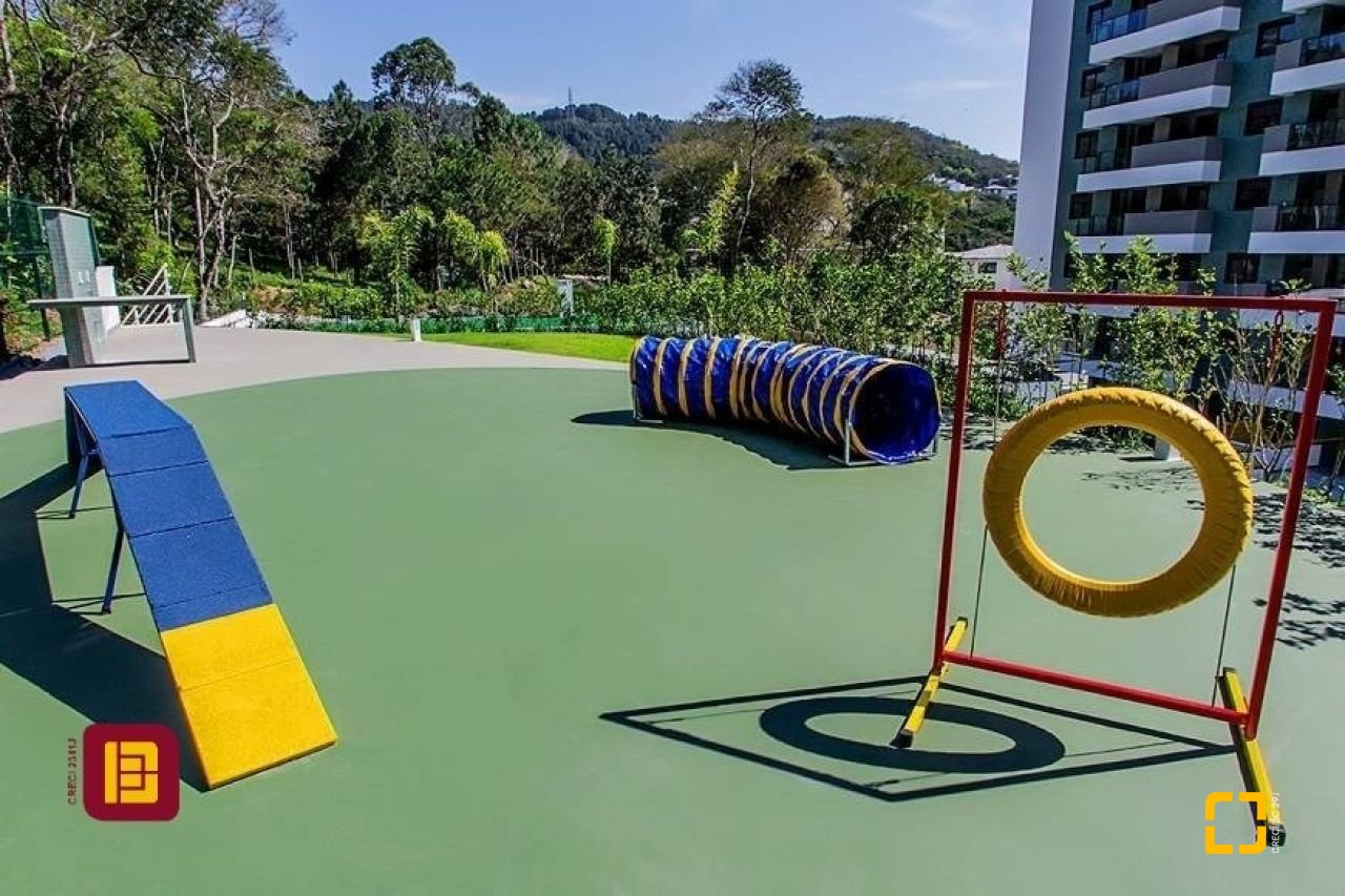 Apartamento com 69m², 3 quartos (sendo 1 suíte), 2 garagens, no bairro Itacorubi em Florianópolis