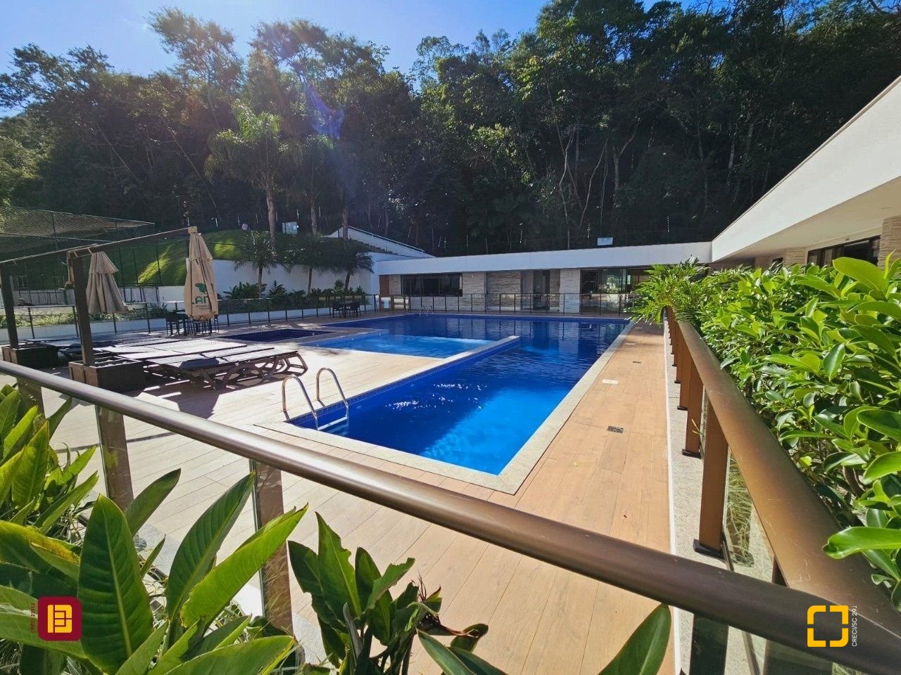 Apartamento com 69m², 3 quartos (sendo 1 suíte), 2 garagens, no bairro Itacorubi em Florianópolis
