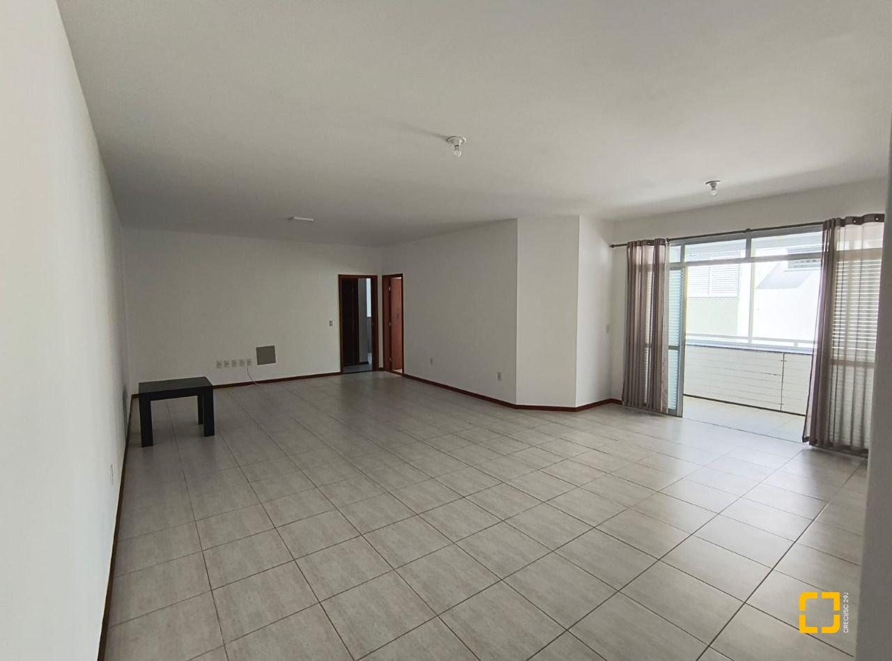 Apartamento com 142m², 4 quartos (sendo 2 suítes), 20 garagens, no bairro Lagoa da Conceição em Florianópolis