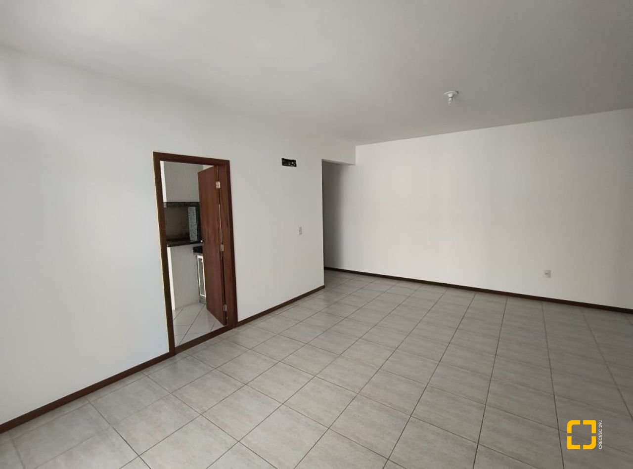 Apartamento com 142m², 4 quartos (sendo 2 suítes), 20 garagens, no bairro Lagoa da Conceição em Florianópolis