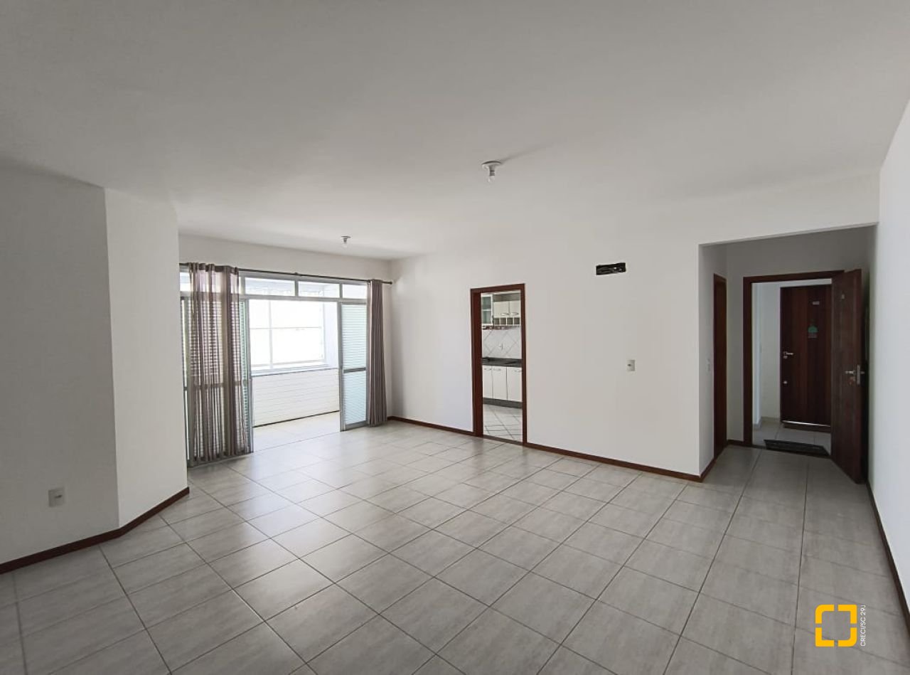 Apartamento com 142m², 4 quartos (sendo 2 suítes), 20 garagens, no bairro Lagoa da Conceição em Florianópolis