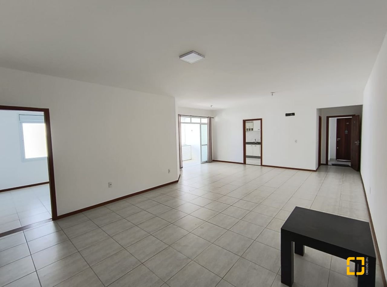 Apartamento com 142m², 4 quartos (sendo 2 suítes), 20 garagens, no bairro Lagoa da Conceição em Florianópolis
