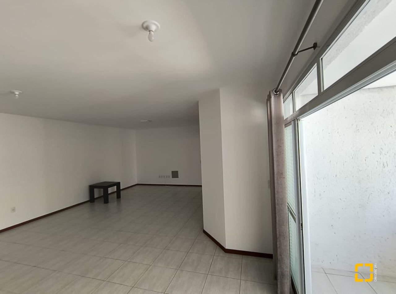Apartamento com 142m², 4 quartos (sendo 2 suítes), 20 garagens, no bairro Lagoa da Conceição em Florianópolis