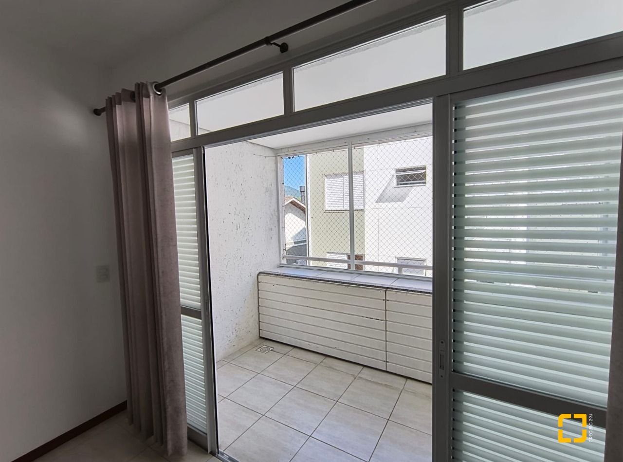 Apartamento com 142m², 4 quartos (sendo 2 suítes), 20 garagens, no bairro Lagoa da Conceição em Florianópolis