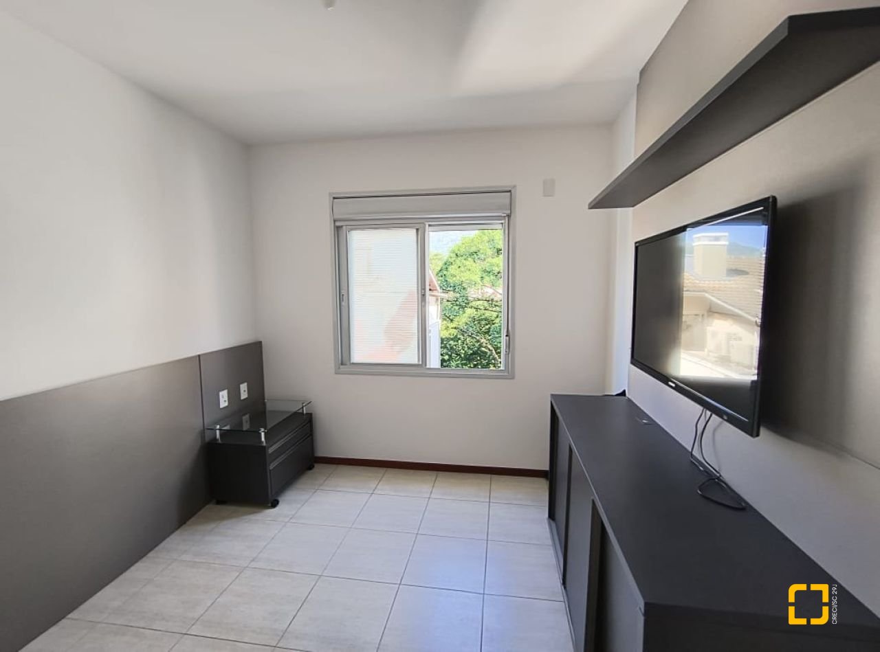 Apartamento com 142m², 4 quartos (sendo 2 suítes), 20 garagens, no bairro Lagoa da Conceição em Florianópolis