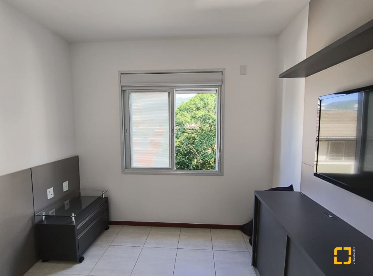 Apartamento com 142m², 4 quartos (sendo 2 suítes), 20 garagens, no bairro Lagoa da Conceição em Florianópolis