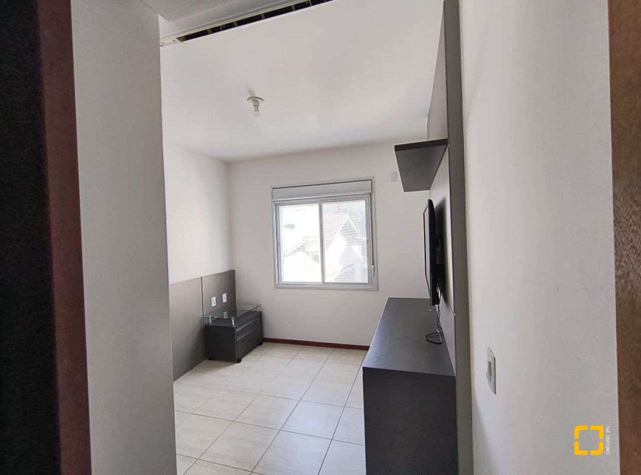 Apartamento com 142m², 4 quartos (sendo 2 suítes), 20 garagens, no bairro Lagoa da Conceição em Florianópolis