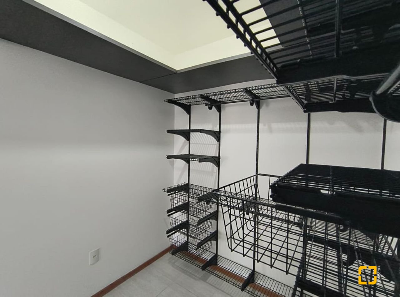 Apartamento com 142m², 4 quartos (sendo 2 suítes), 20 garagens, no bairro Lagoa da Conceição em Florianópolis