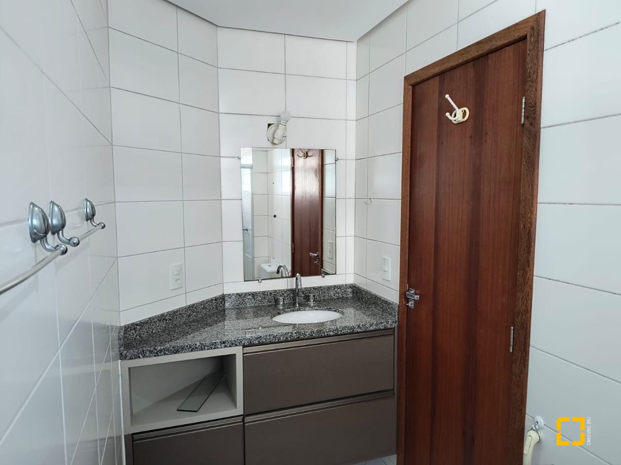 Apartamento com 142m², 4 quartos (sendo 2 suítes), 20 garagens, no bairro Lagoa da Conceição em Florianópolis