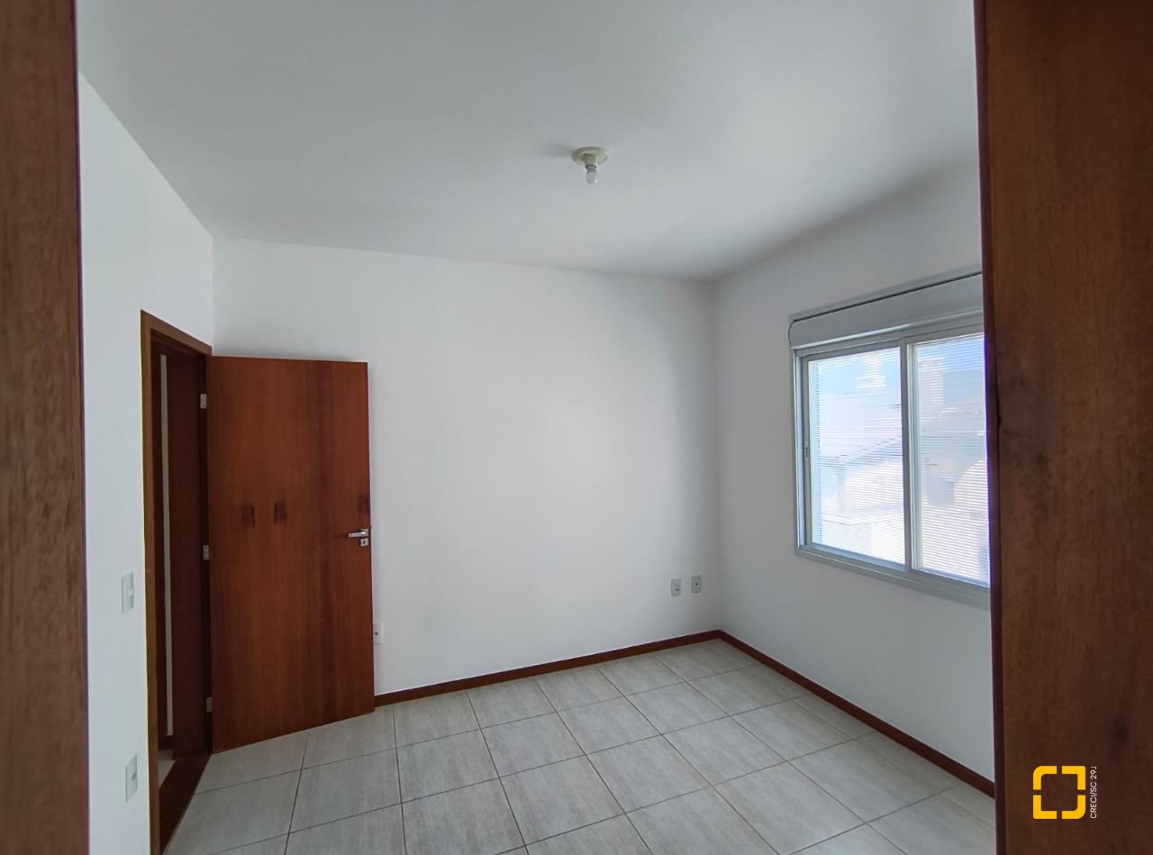 Apartamento com 142m², 4 quartos (sendo 2 suítes), 20 garagens, no bairro Lagoa da Conceição em Florianópolis