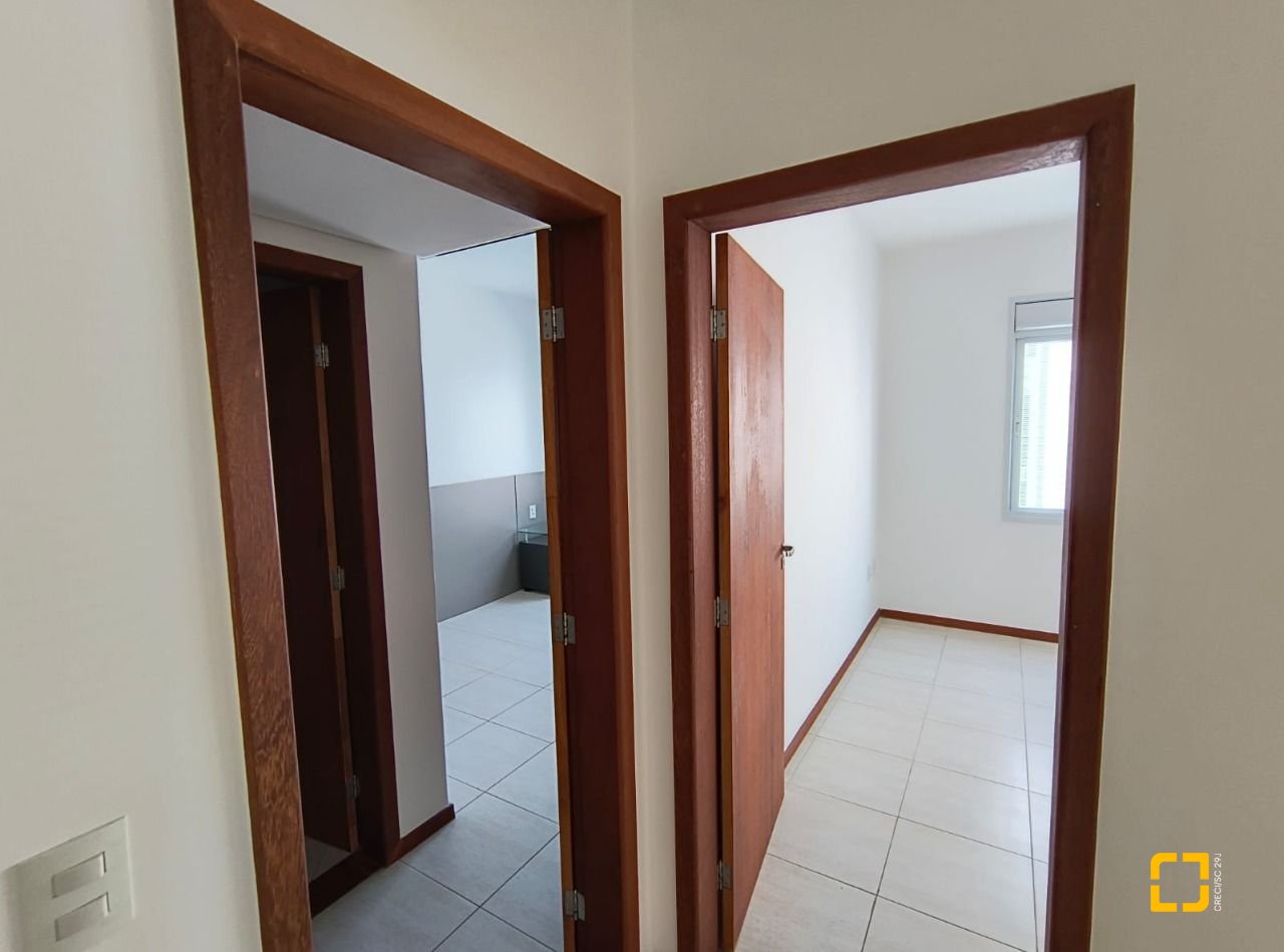Apartamento com 142m², 4 quartos (sendo 2 suítes), 20 garagens, no bairro Lagoa da Conceição em Florianópolis