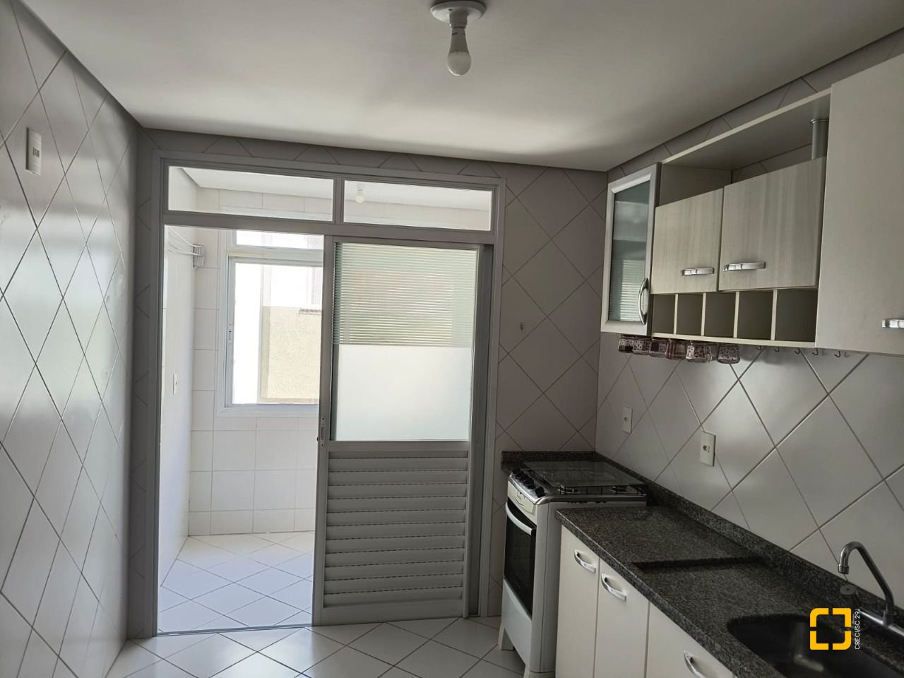 Apartamento com 142m², 4 quartos (sendo 2 suítes), 20 garagens, no bairro Lagoa da Conceição em Florianópolis
