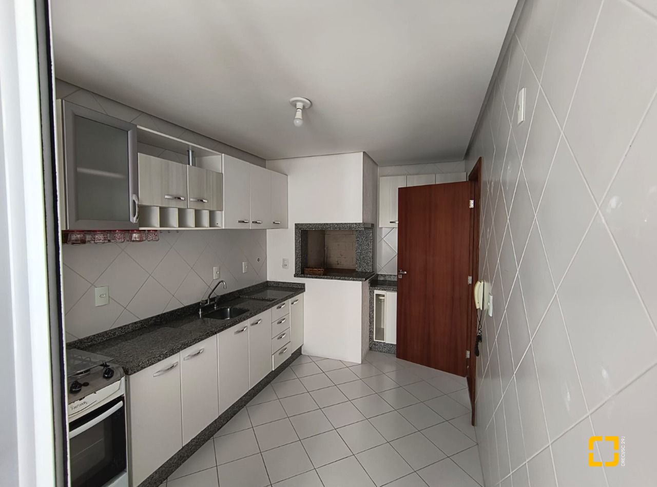Apartamento com 142m², 4 quartos (sendo 2 suítes), 20 garagens, no bairro Lagoa da Conceição em Florianópolis