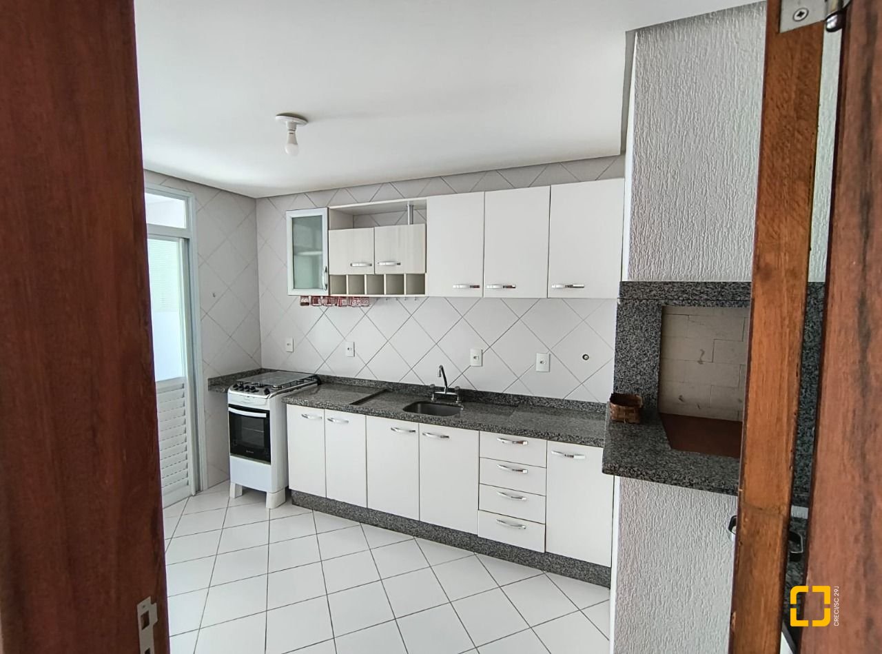 Apartamento com 142m², 4 quartos (sendo 2 suítes), 20 garagens, no bairro Lagoa da Conceição em Florianópolis