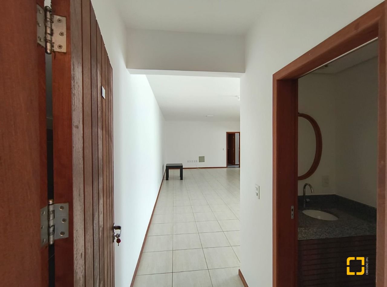 Apartamento com 142m², 4 quartos (sendo 2 suítes), 20 garagens, no bairro Lagoa da Conceição em Florianópolis