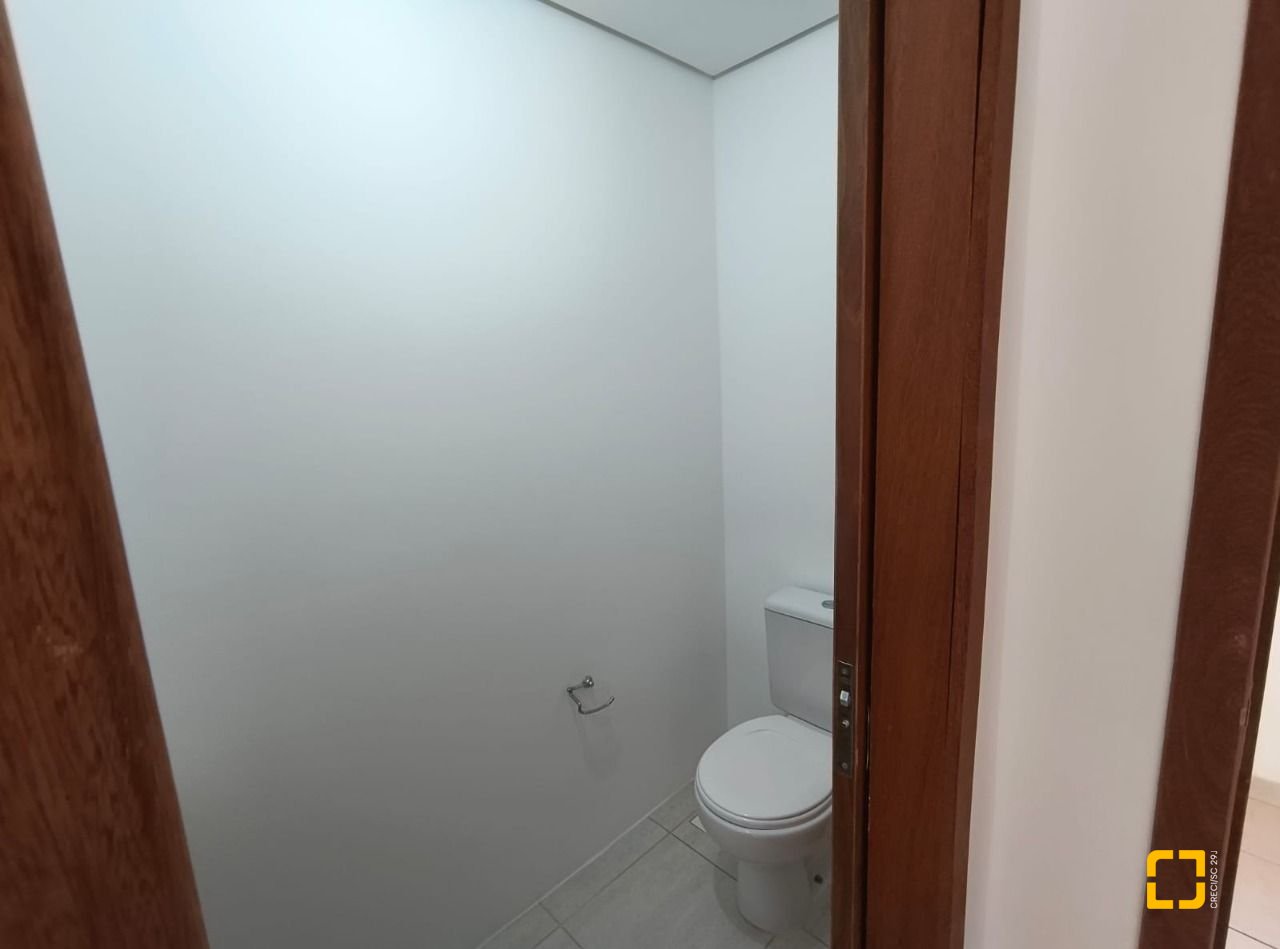 Apartamento com 142m², 4 quartos (sendo 2 suítes), 20 garagens, no bairro Lagoa da Conceição em Florianópolis