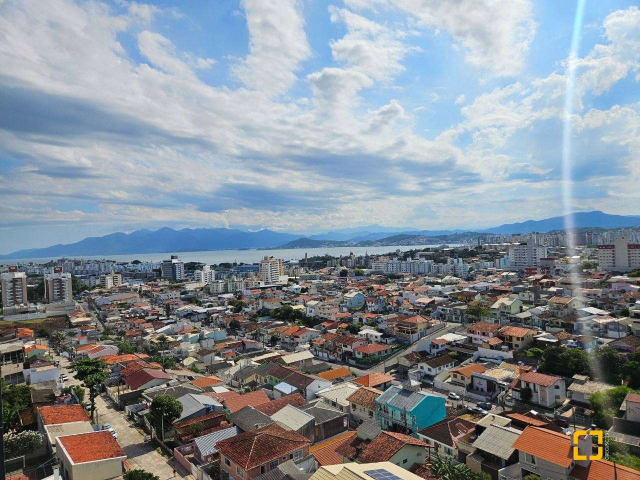 Cobertura com 170m², 6 quartos (sendo 3 suítes), 2 garagens, no bairro Estreito em Florianópolis