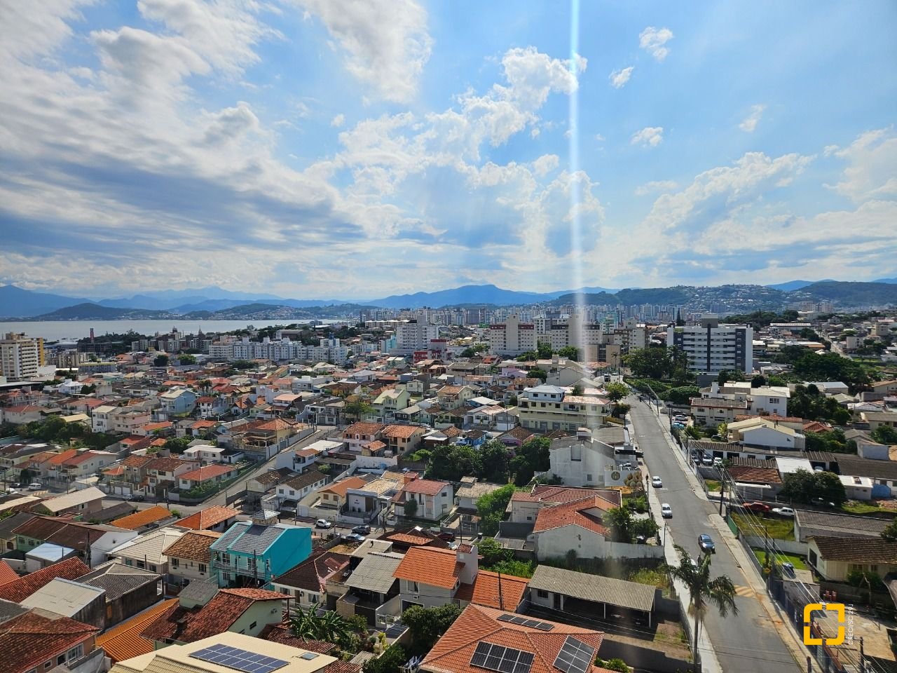 Cobertura com 170m², 6 quartos (sendo 3 suítes), 2 garagens, no bairro Estreito em Florianópolis