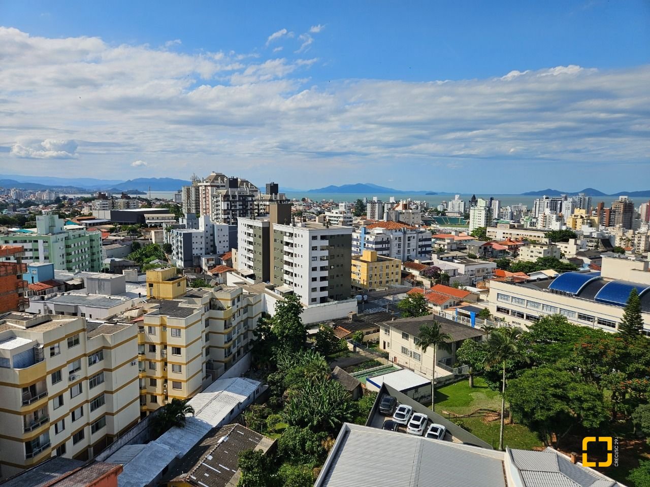 Cobertura com 170m², 6 quartos (sendo 3 suítes), 2 garagens, no bairro Estreito em Florianópolis