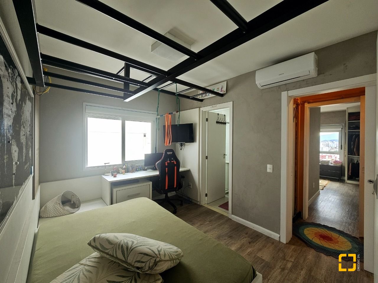 Cobertura com 170m², 6 quartos (sendo 3 suítes), 2 garagens, no bairro Estreito em Florianópolis
