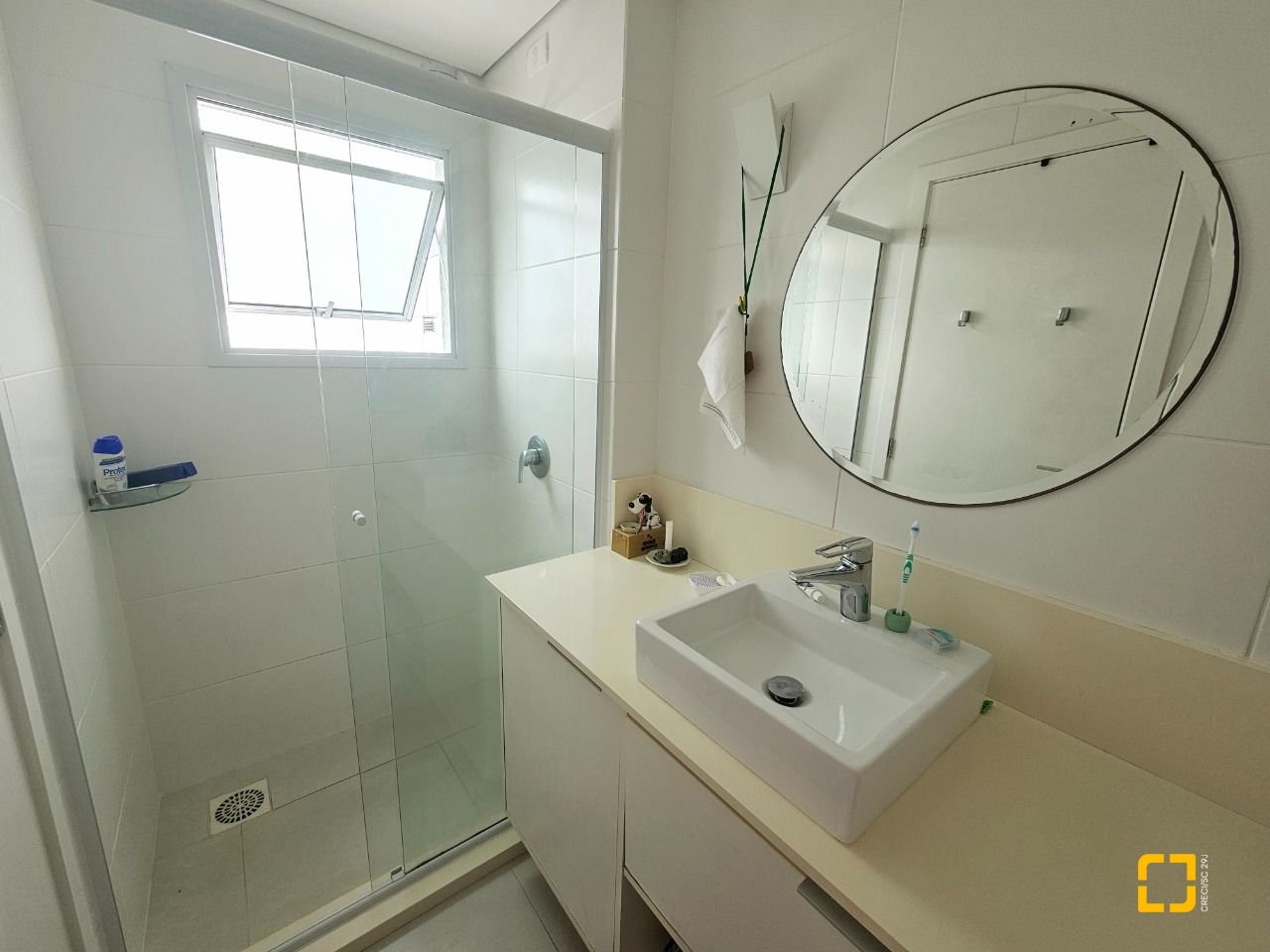 Cobertura com 170m², 6 quartos (sendo 3 suítes), 2 garagens, no bairro Estreito em Florianópolis