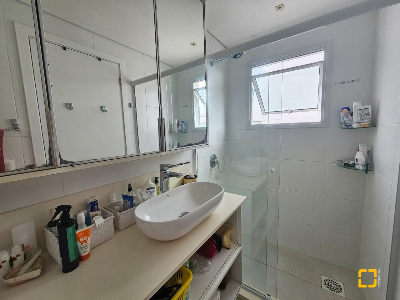 Cobertura com 170m², 6 quartos (sendo 3 suítes), 2 garagens, no bairro Estreito em Florianópolis