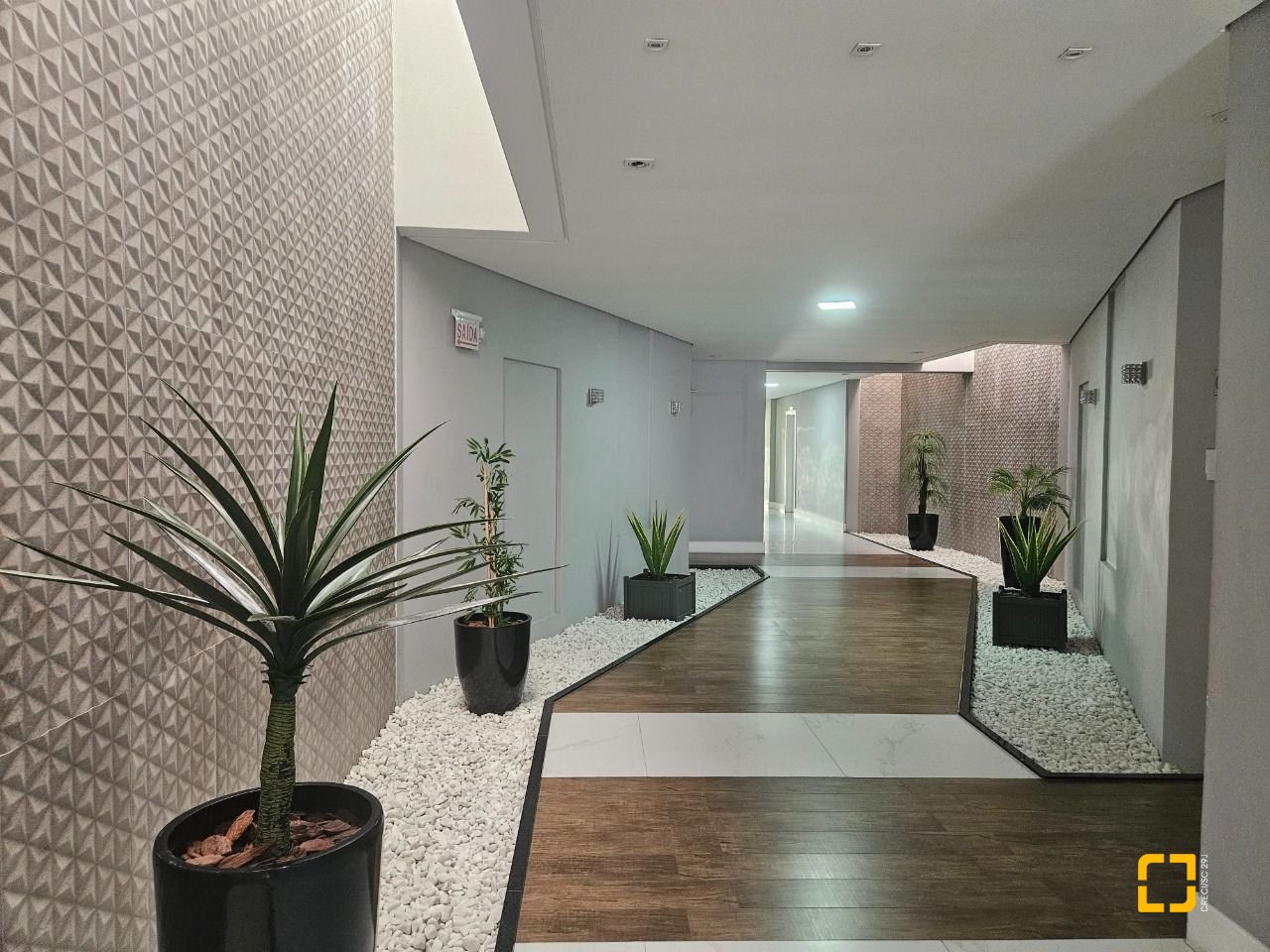Cobertura com 170m², 6 quartos (sendo 3 suítes), 2 garagens, no bairro Estreito em Florianópolis