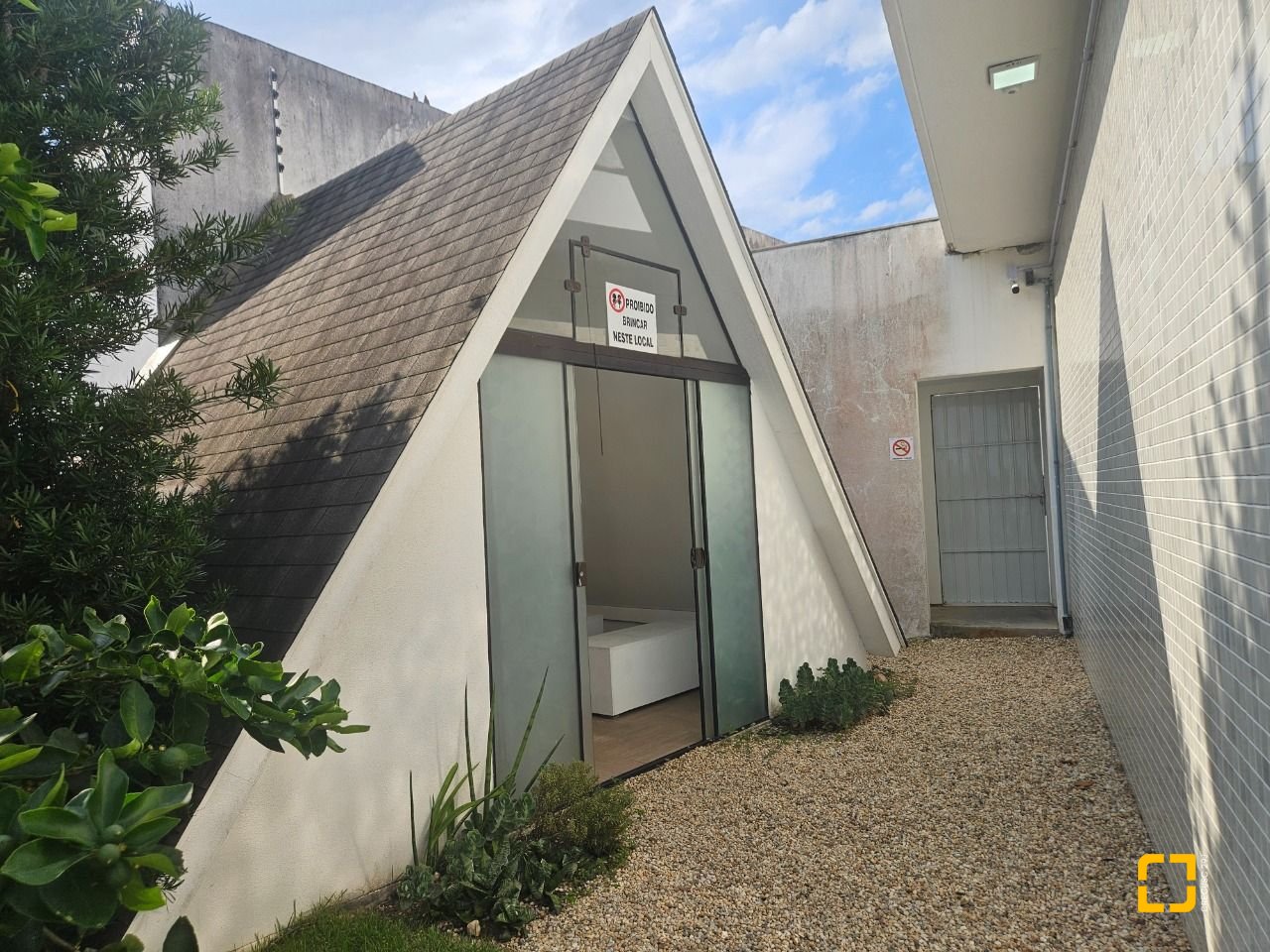 Cobertura com 170m², 6 quartos (sendo 3 suítes), 2 garagens, no bairro Estreito em Florianópolis