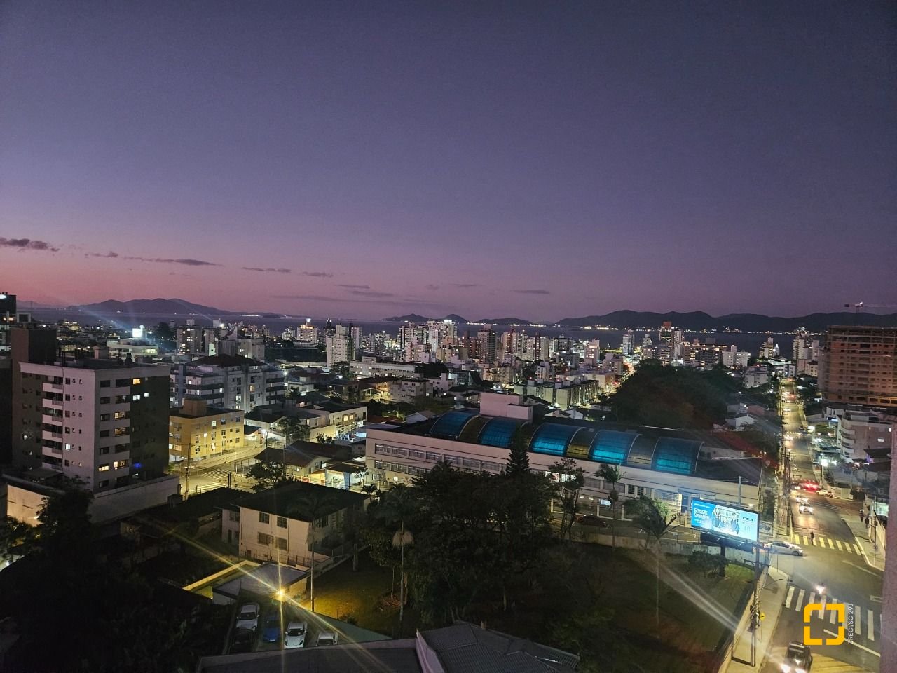 Cobertura com 170m², 6 quartos (sendo 3 suítes), 2 garagens, no bairro Estreito em Florianópolis