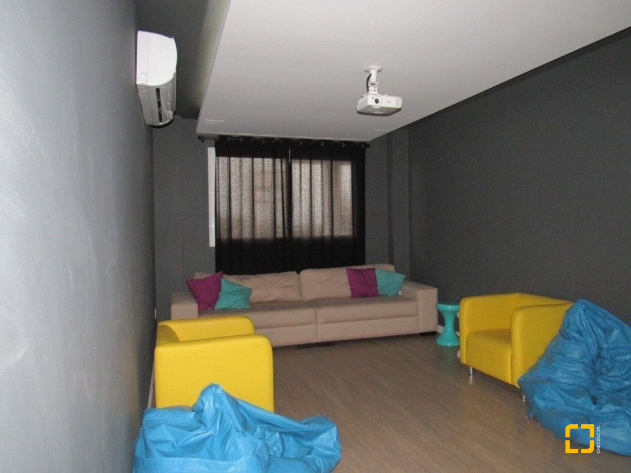 Cobertura com 170m², 6 quartos (sendo 3 suítes), 2 garagens, no bairro Estreito em Florianópolis
