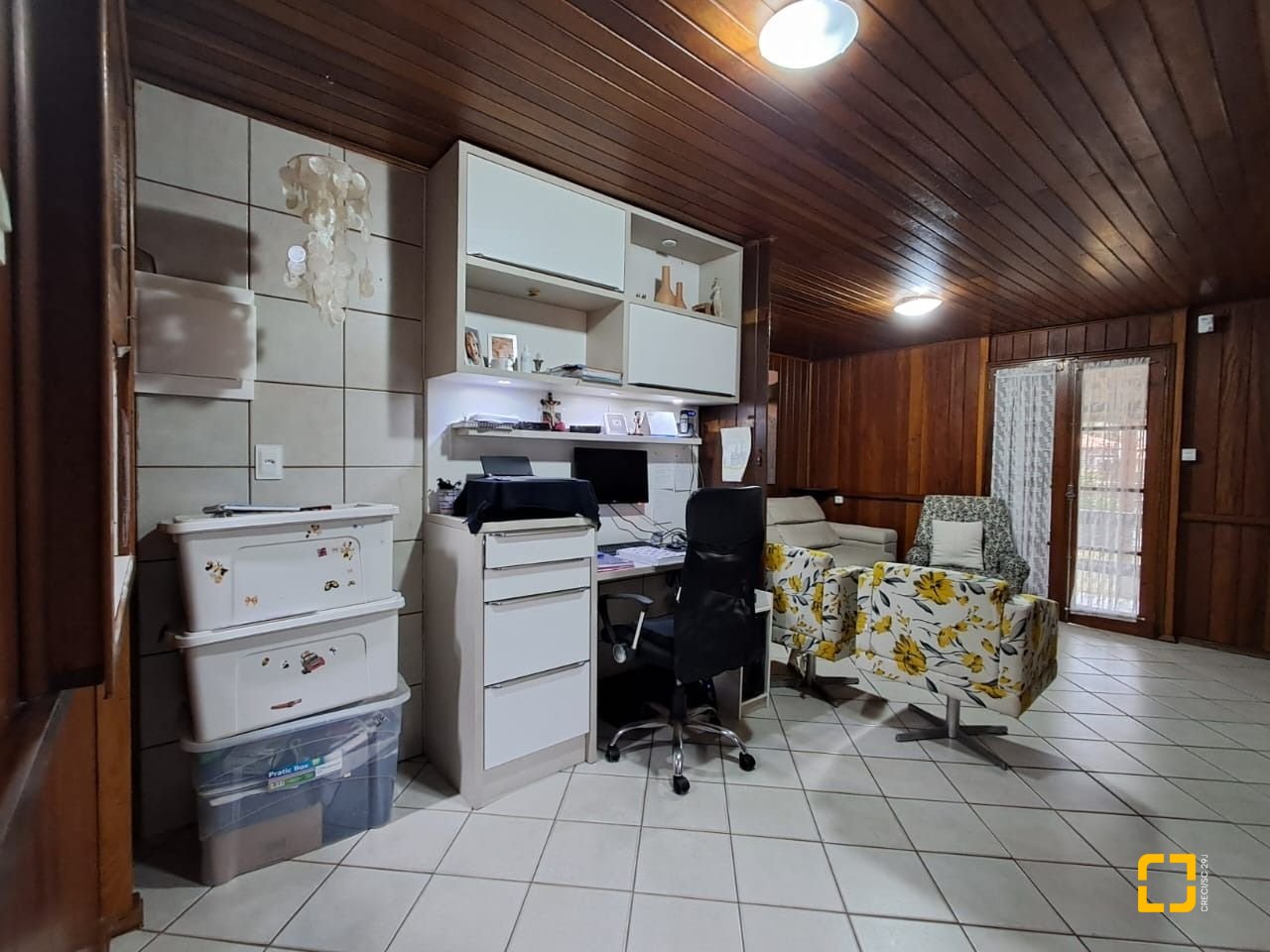 Casa com 75m², 3 quartos (sendo 1 suíte), 4 garagens, no bairro Ingleses do Rio Vermelho em Florianópolis